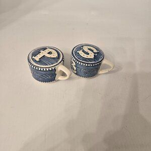 VINTAGE CURRIER AND IVES SALT & PEPPER SHAKERS ROYAL BLUE CARRIAGE